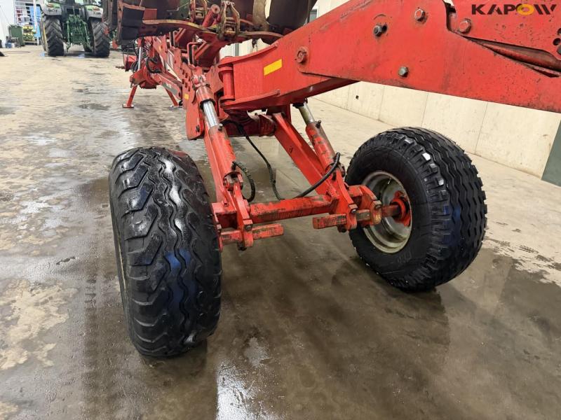 Vogel and Noot 8 furrow reversible plough 41