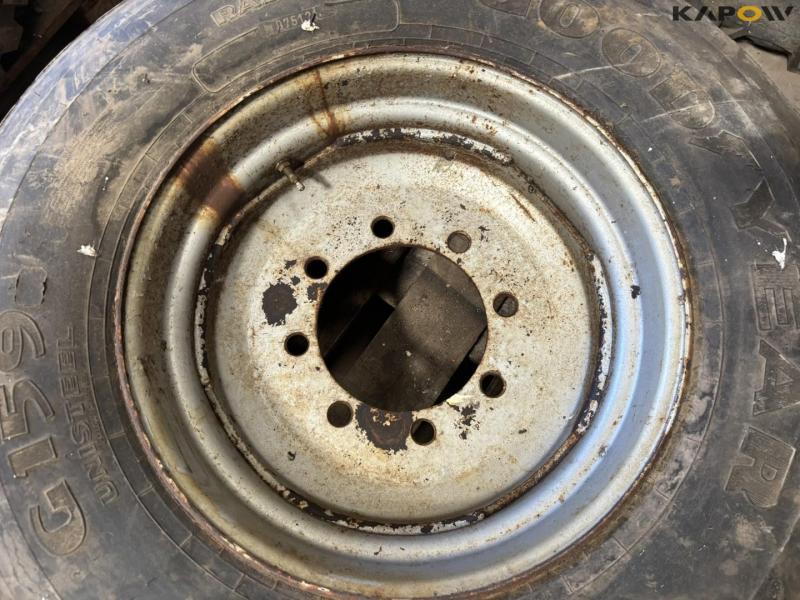 Wagon wheel 385/65-22.5 6