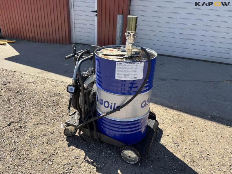 Trolley with oil pump 1