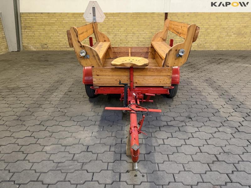 Carriage with seating 2