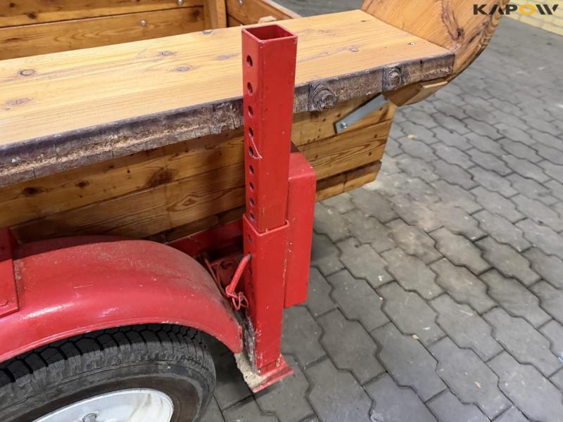 Carriage with seating 20