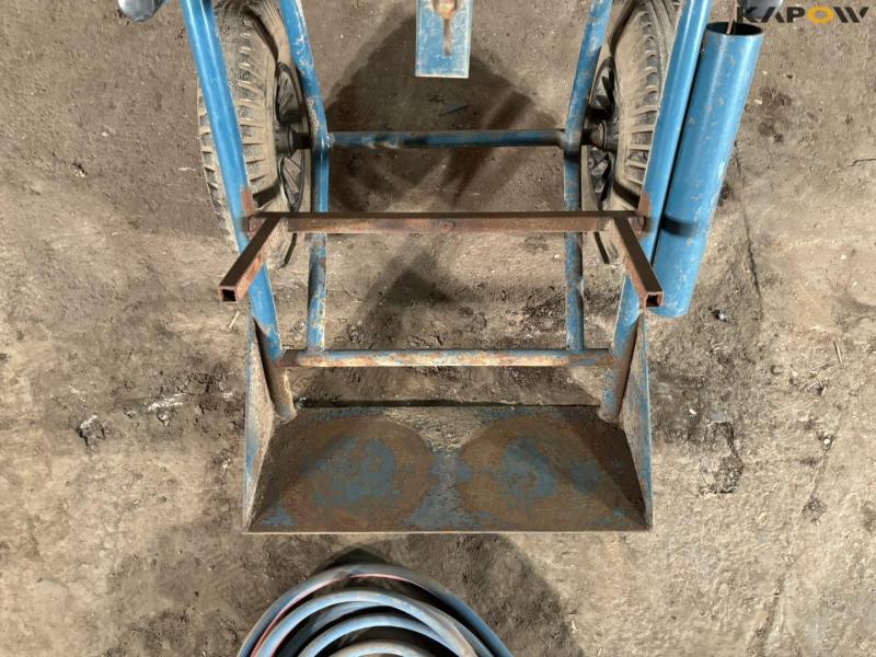 Trolley for Oxygen and Gas Cylinders 11