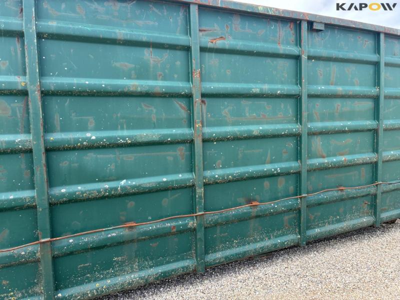 Volume container for hook and wire 29
