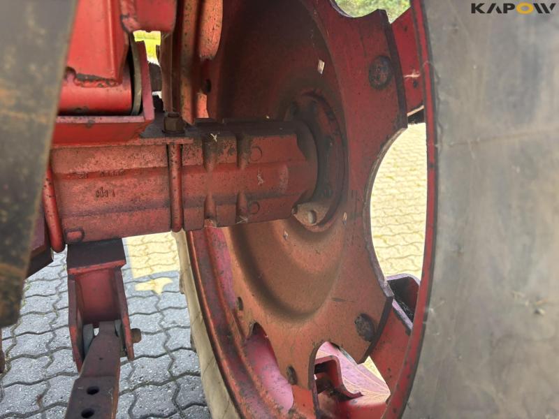 Volvo 2250 tractor 29