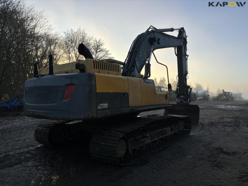 Volvo EC250DL excavator 4