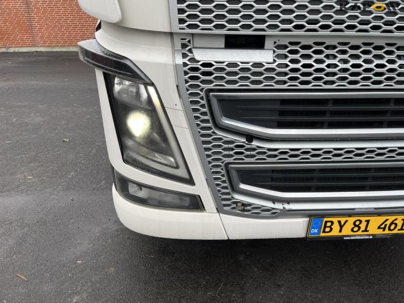 Volvo FH 16 750 6x4 truck 19