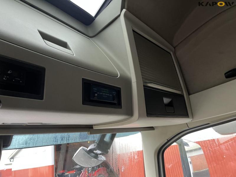 Volvo FH 16 750 6x4 truck 30