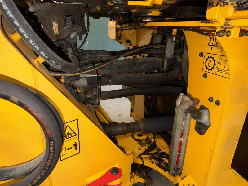 Volvo L110G loader 23