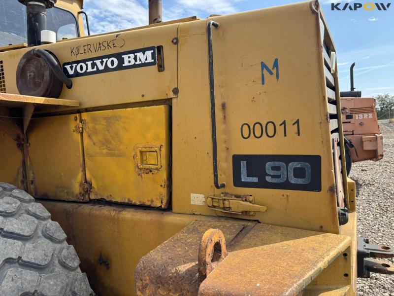 Volvo L90 wheel loader 42