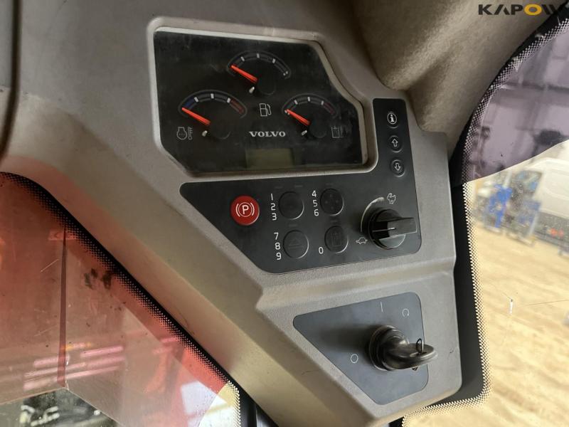 Volvo MC115CT4 skid steer 27