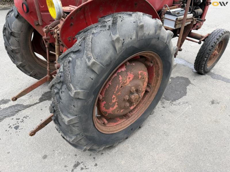 Volvo tractor 33