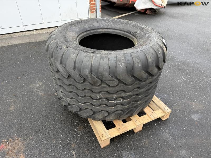Vredestein 700/45-R22.5 tires 2