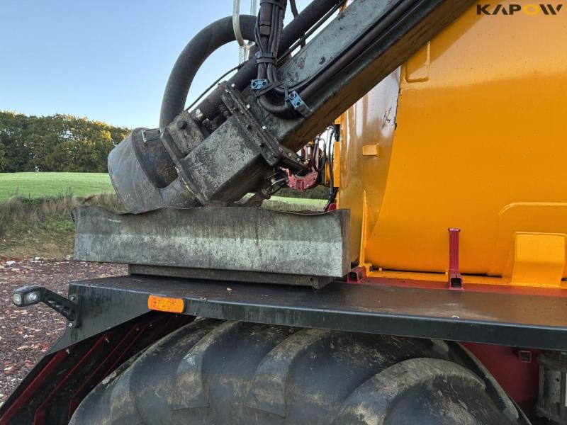 Vredo VT4556 tractor/ Vredo ZBV 2500Zc trailer 82