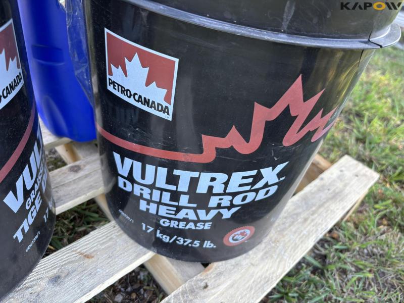 Vultrex grease and calibration liquid 4