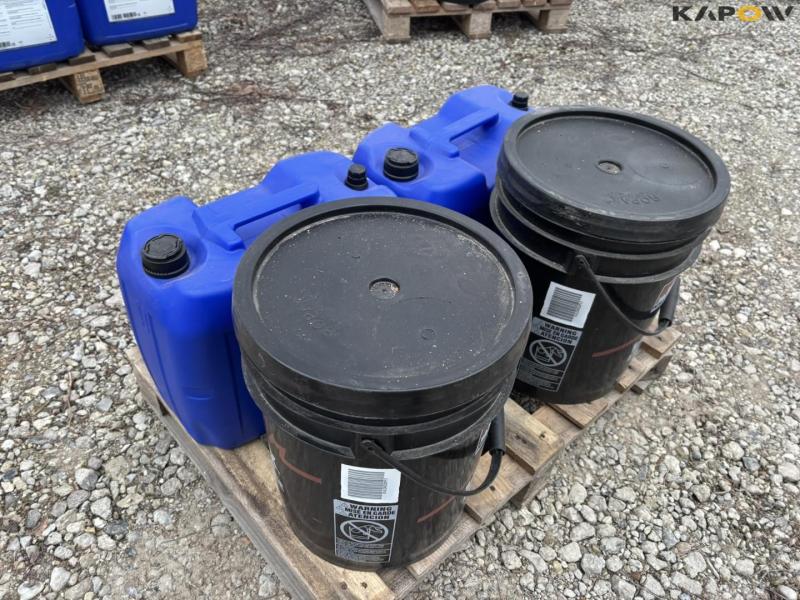 Vultrex grease and Titan Utto WB transmission oil 3