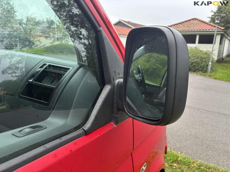 VW Caravelle 2.5 TDI 130 Hp 9-person bus 19