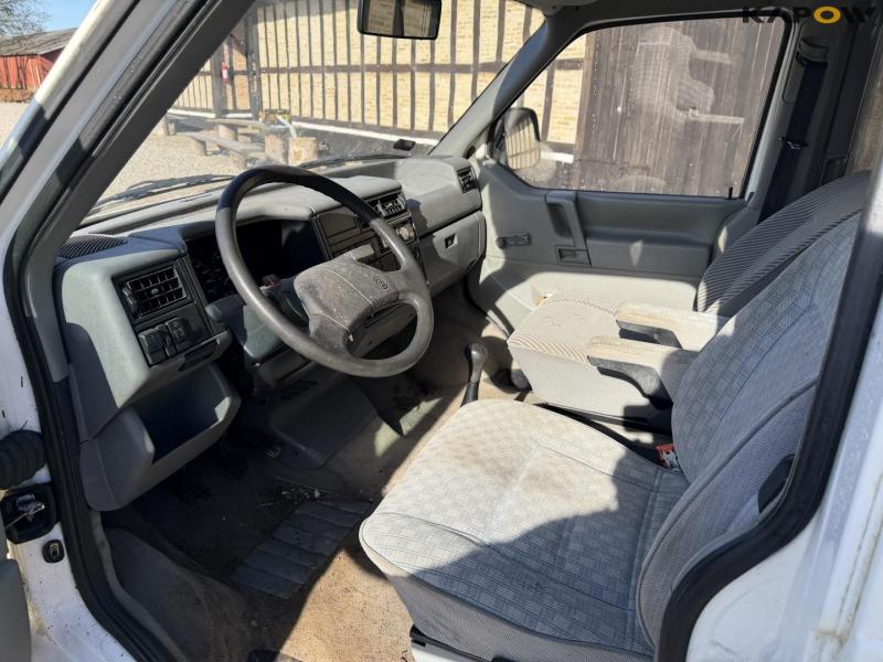 VW Caravelle passenger car 14