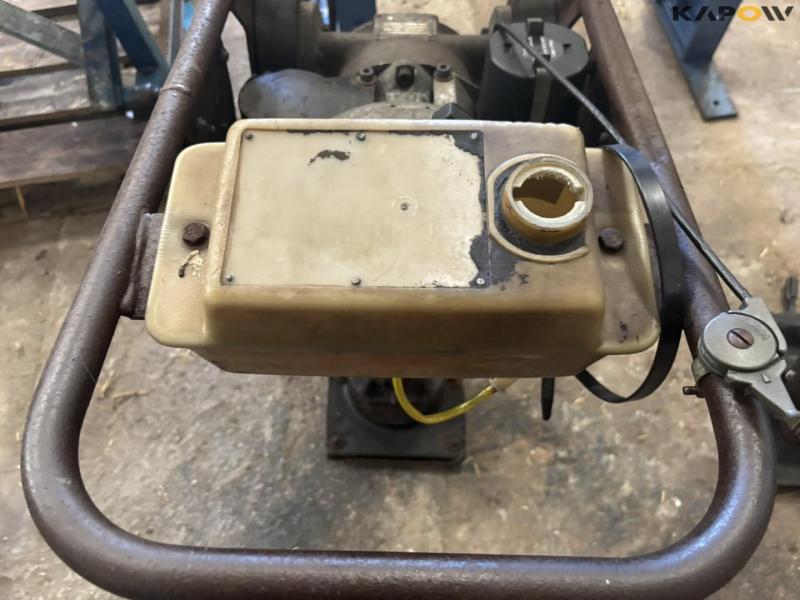 Wacker Earthworm 17