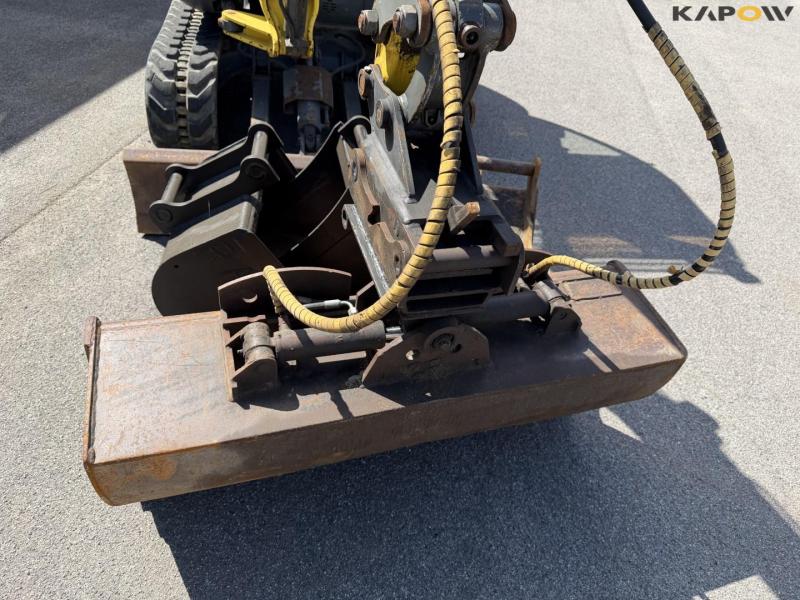 Wacker Neuson 2503 mini excavator 11