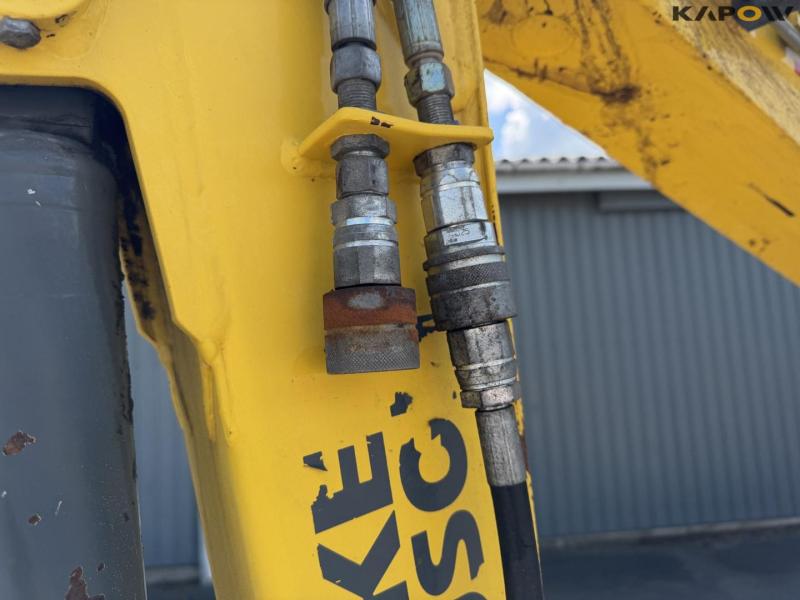 Wacker Neuson 2503 mini excavator 32