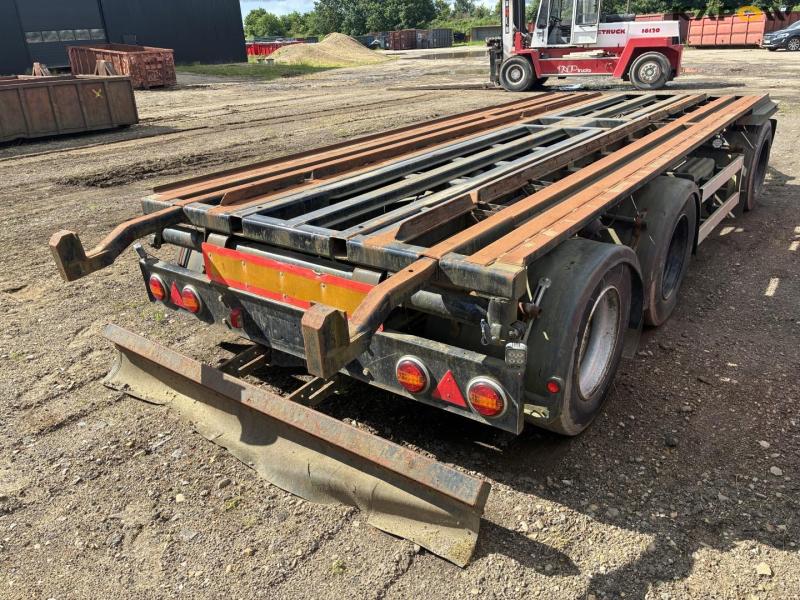 WAP P800 3 axle transfer trailer 4