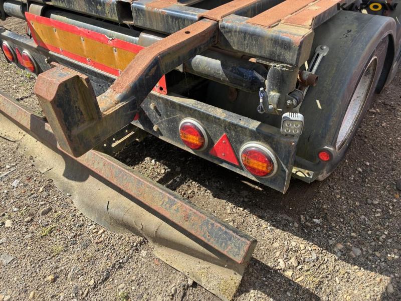 WAP P800 3 axle transfer trailer 23