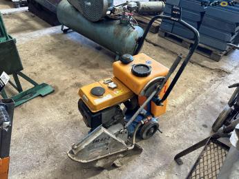 Weber concrete cutter