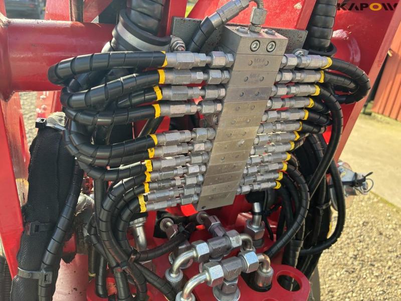 Weidemann 1880 skid steer loader 17