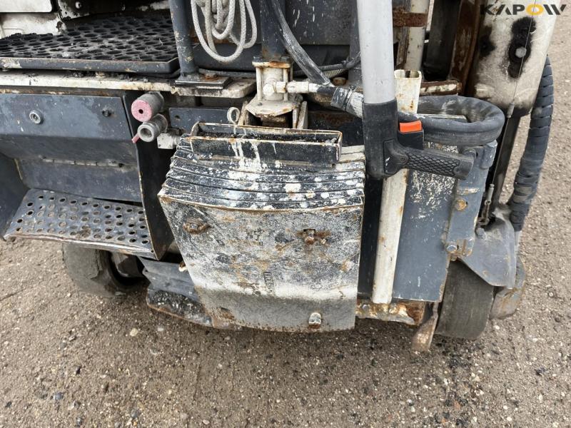 Wirtgen W 35 DC asphalt cutter 17