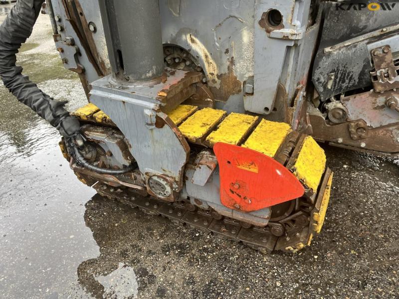 Wirtgen W100 CFI asphalt cutter with conveyor belt 25