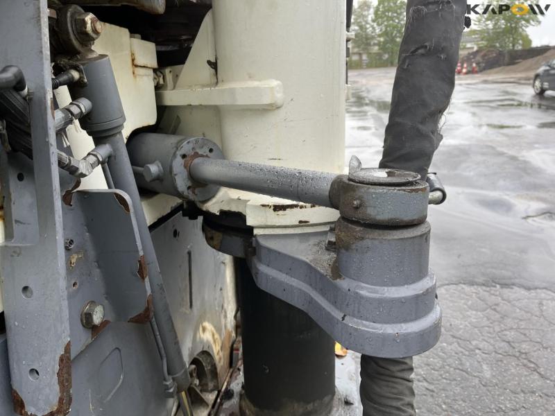 Wirtgen W100 CFI asphalt cutter with conveyor belt 28