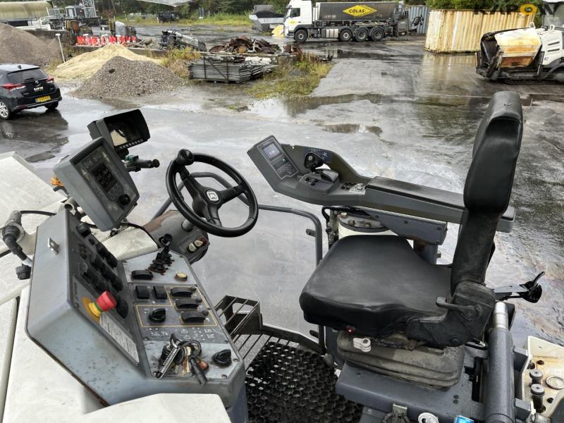 Wirtgen W100 CFI asphalt cutter with conveyor belt 36