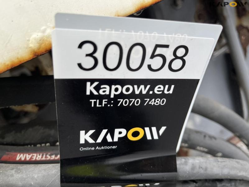 Wirtgen W100 CFI asphalt cutter with conveyor belt 47