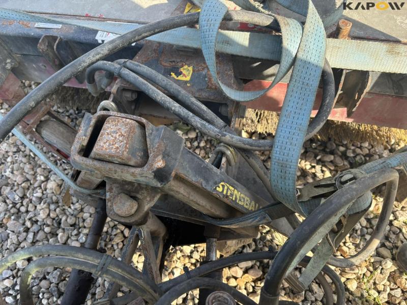 Wulff 400 tool carrier with broom 18