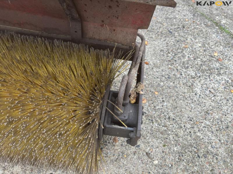 Yanmar 155 D tractor 4WD with broom 11