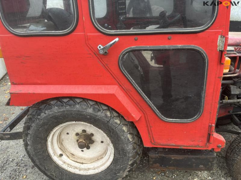 Yanmar 155 D tractor 4WD with broom 27