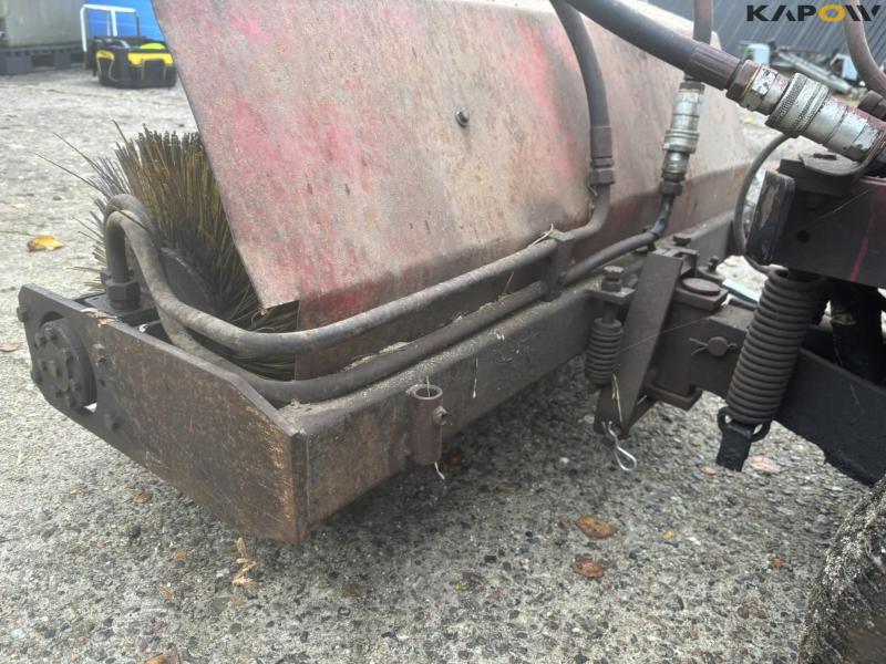 Yanmar 155 D tractor 4WD with broom 49