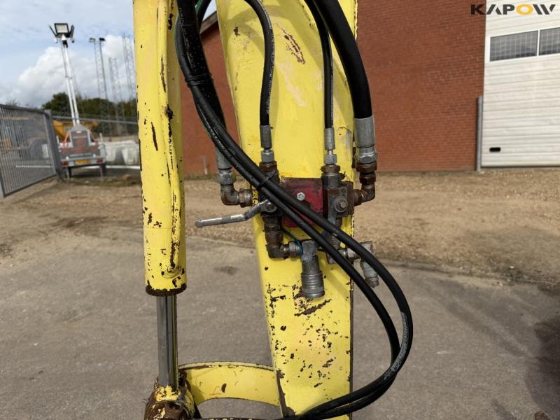 Yanmar B25V mini excavator 12