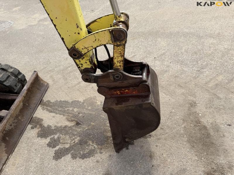 Yanmar B25V mini excavator 16
