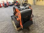 ZVOX SU-480 skid steer loader 7
