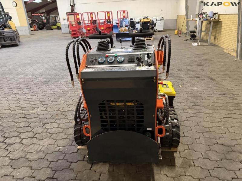 ZVOX SU-480 skid steer loader 6