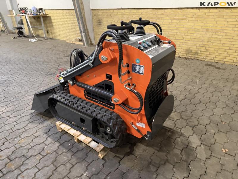 ZVOX SU-480 skid steer loader 7