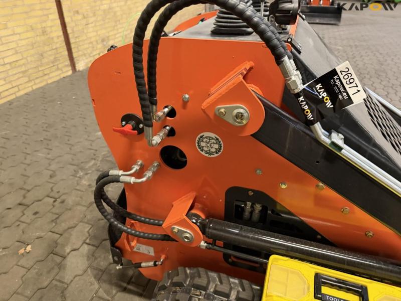 ZVOX SU-480 skid steer loader 14