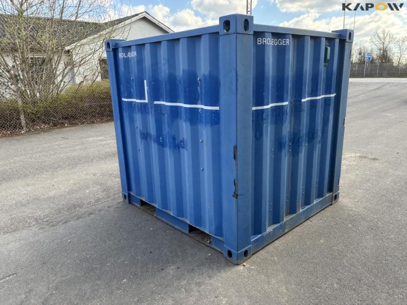 DanContainer with shelves 5