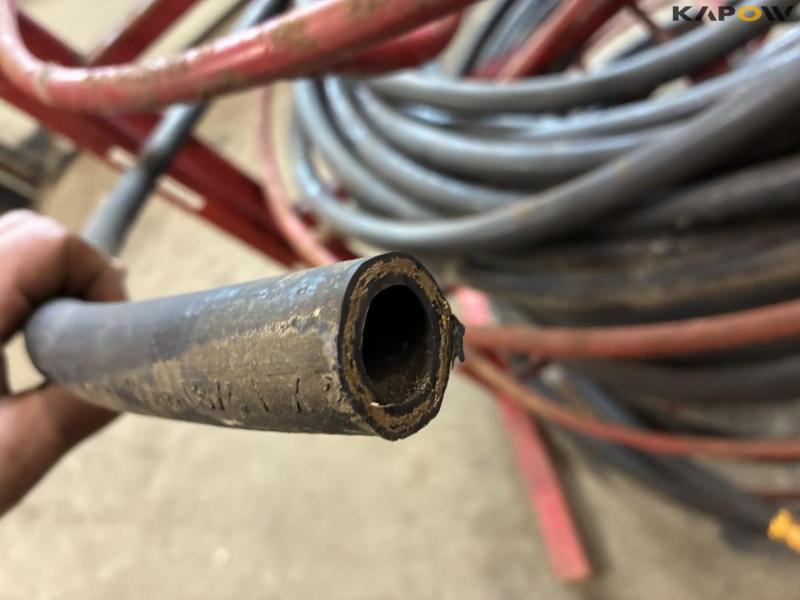 Shelf for hydraulic hoses 9