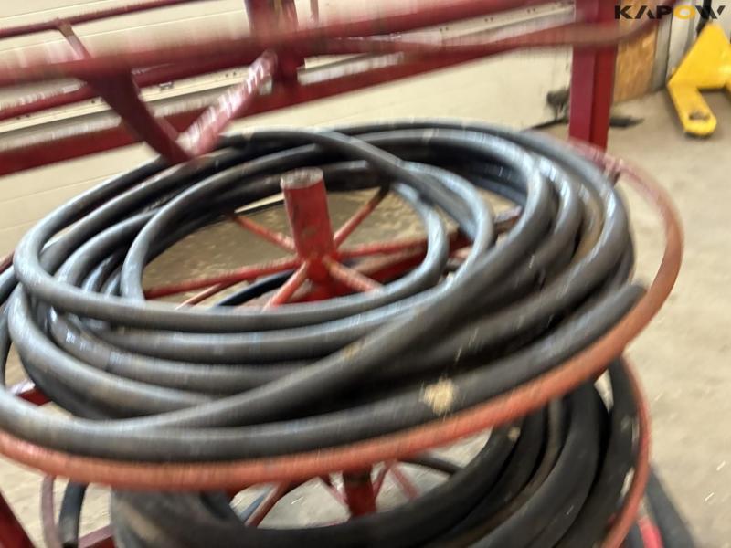 Shelf for hydraulic hoses 13