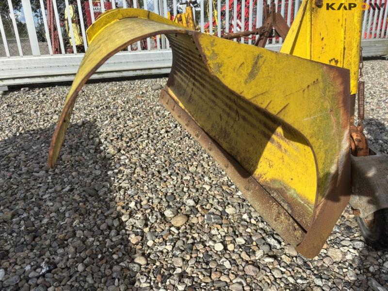 Snow plow with A-frame 9