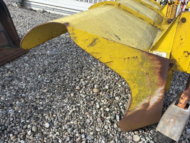 Snow plow with A-frame 27