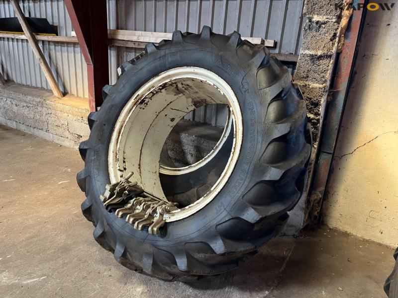 16.9-R38 twin wheels 1