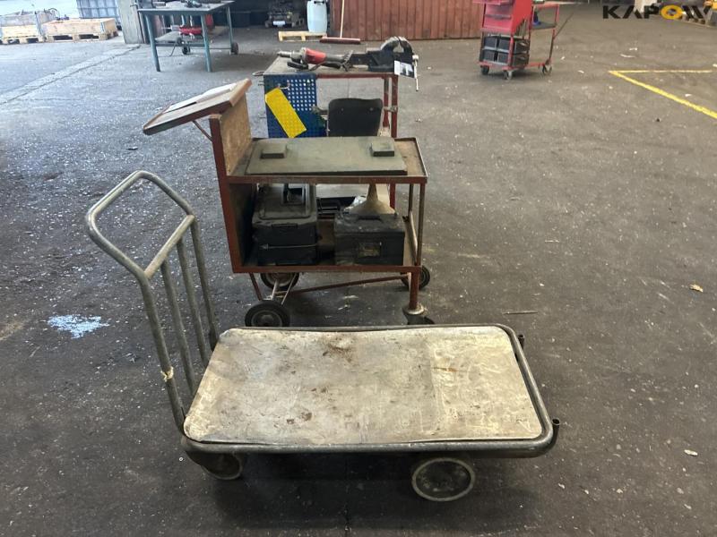 3 pieces of trolley with contents 4